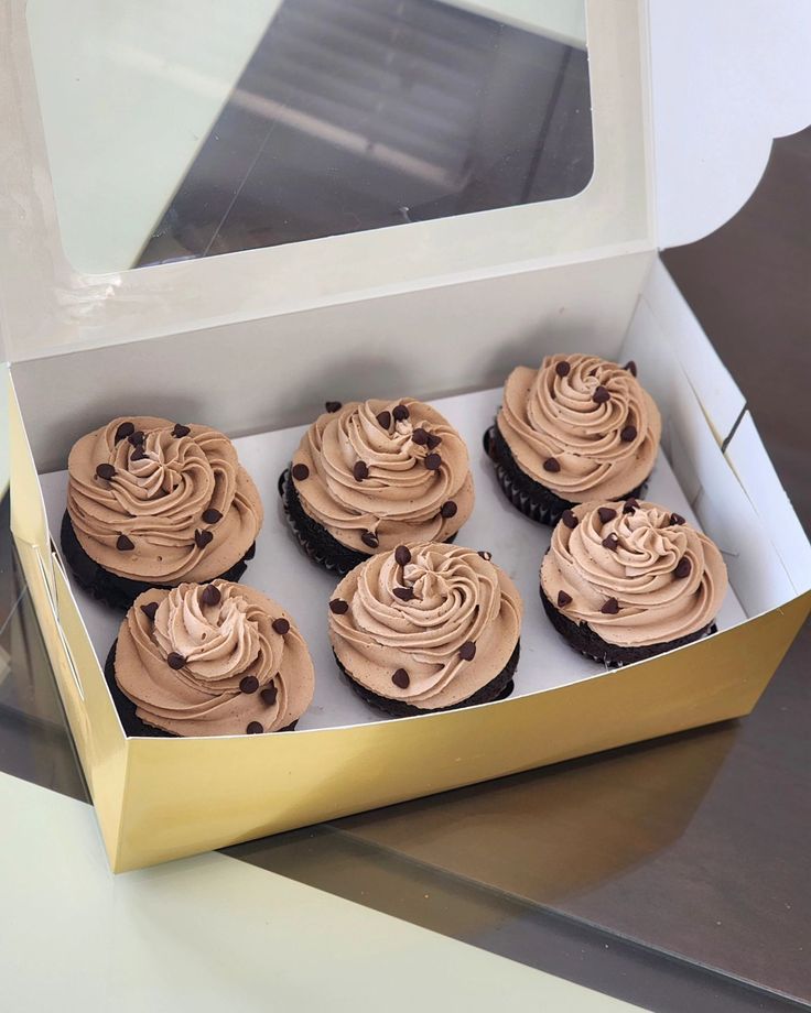 Box of 6 Cupcakes